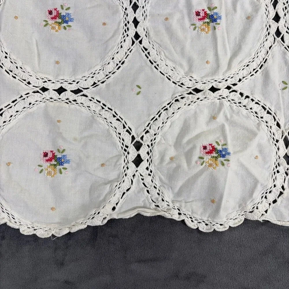 Vintage Table Cover 28in Square - Lace & Embroidered Flowers Cottage Boho Chrty